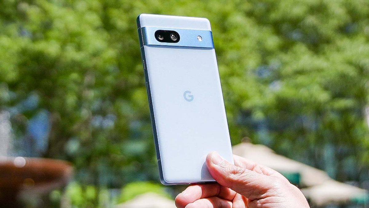 افشای جدید Google Pixel 8a نشان می‌دهد که قبل از Google I/O 2024 عرضه و پیش‌سفارش داده می‌شود.