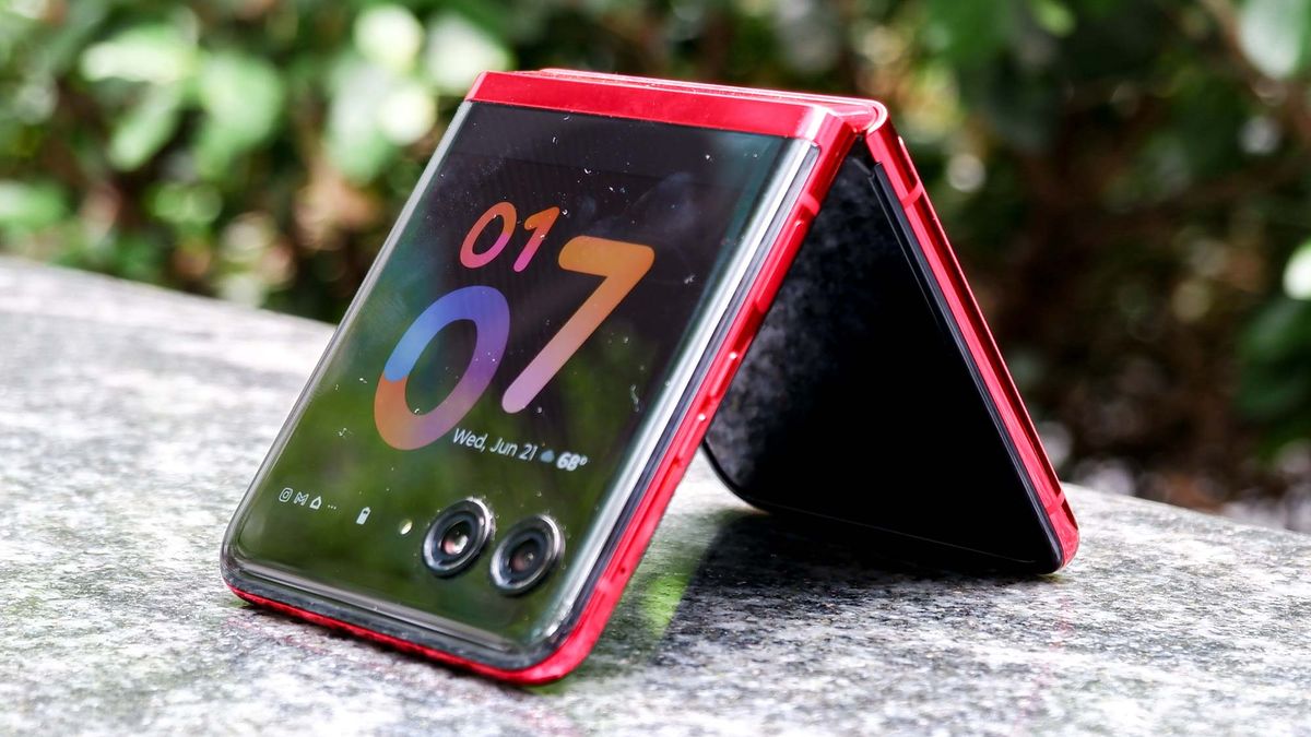 بعدی Motorola Razr Plus فضای ذخیره سازی را ارتقا می دهد و همان طراحی تاشو را حفظ می کند