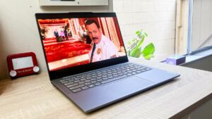 بررسی Lenovo Slim 7 (2024): لپ تاپ تجاری مورد علاقه من در سال (تا کنون)