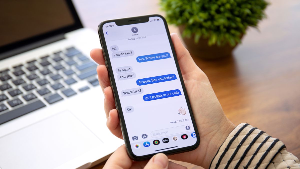 پیام رسانی اپل از طریق ماهواره مانند iMessage عمل می کند و در ابتدا رایگان خواهد بود