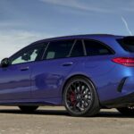 مرسدس-AMG C63 هیبریدی را تماشا کنید که نسخه V-8 را در مسابقه درگ نابود می کند