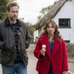 Rafe Spall as Jason Ross and Esther Smith as Nikki Newman in Trying on Apple TV Plus