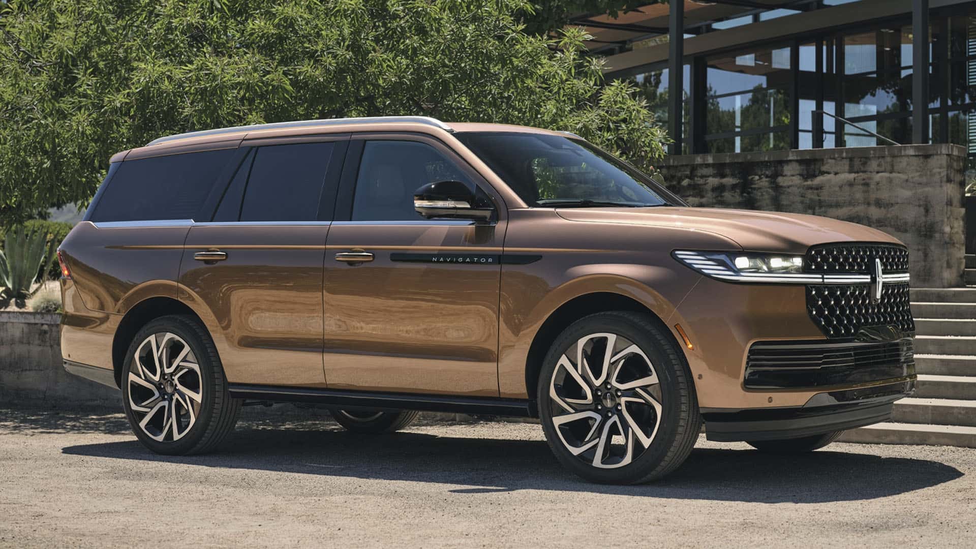 Lincoln Navigator 2025 دارای صفحه نمایش جدید و صندلی های ماساژور ردیف دوم است