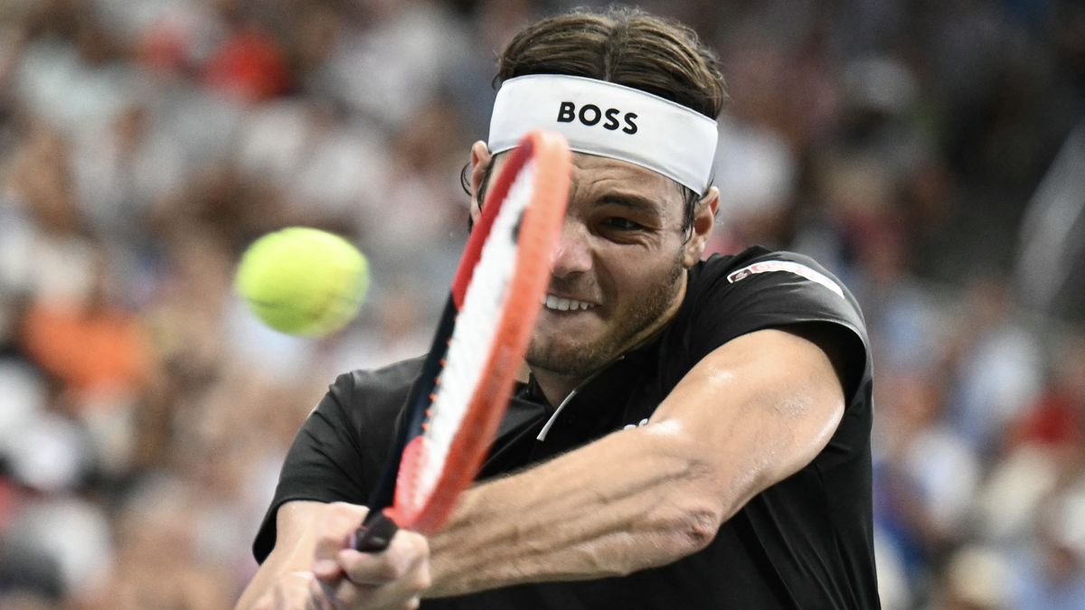 Taylor Fritz of the United States fires his way into the Fritz vs Zverev US open 2024 quarter-final match at Flushing Meadows.