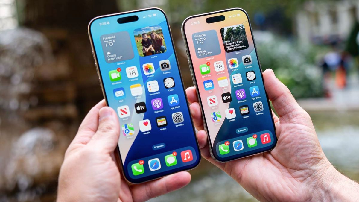 iPhone 16 Pro vs iPhone 16 Pro Max in hand