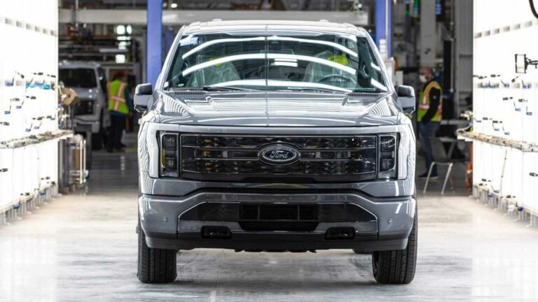 فورد تولید لایتنینگ F-150 را به دلیل کاهش تقاضا متوقف کرد