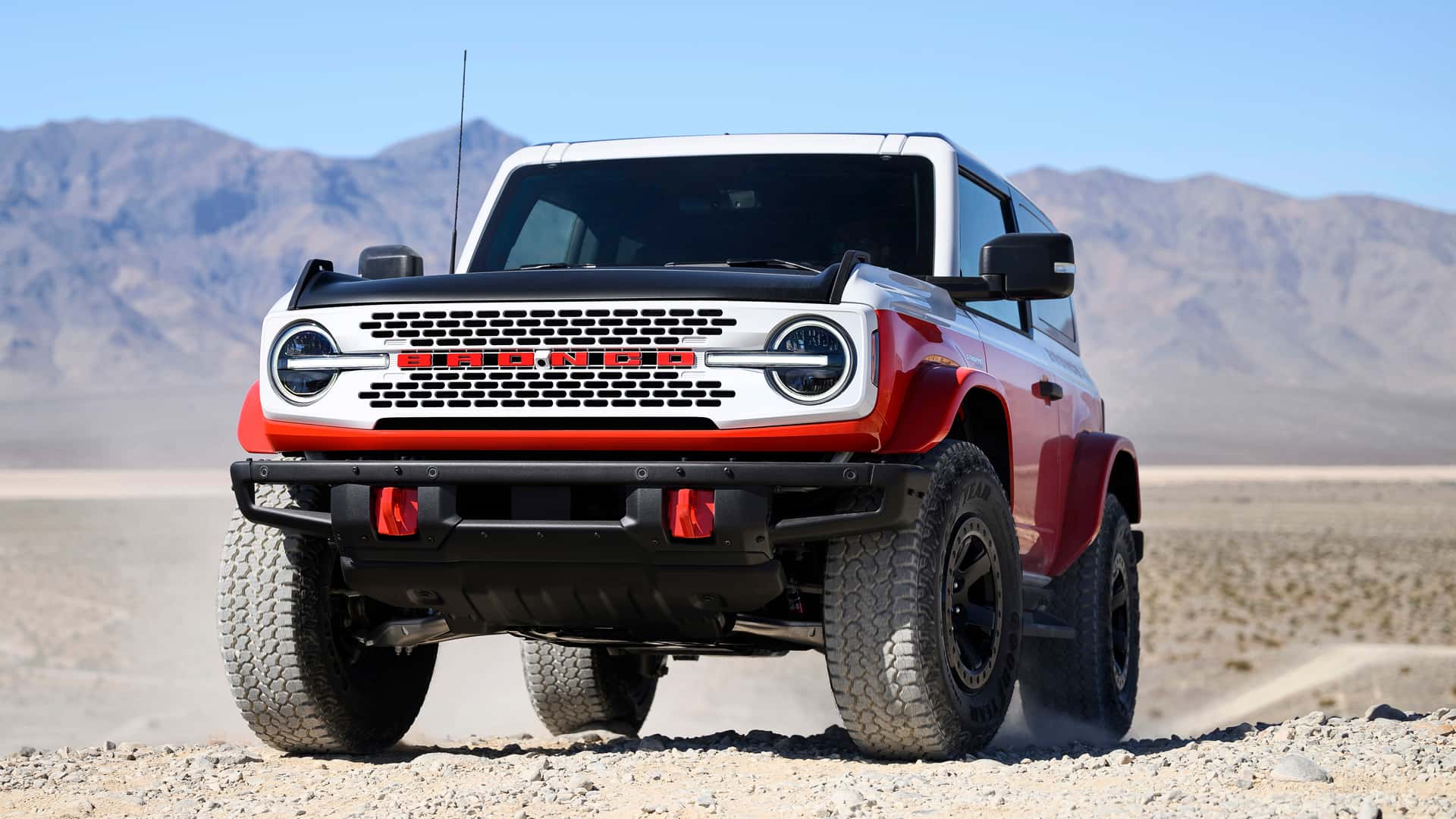 این دو در Ford Bronco Stroppe Edition یک ادای احترام باجا است