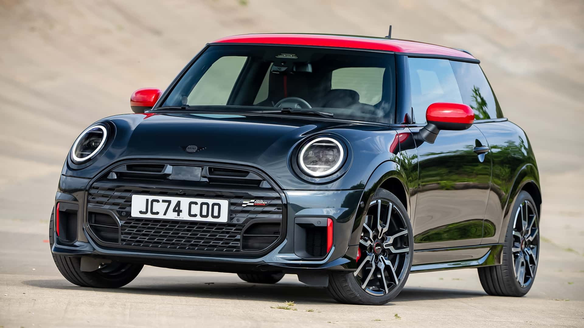 راهنمای مالک جدید Mini John Cooper Works Drops زیرا Fun بیش از حد ارزش گذاری شده است