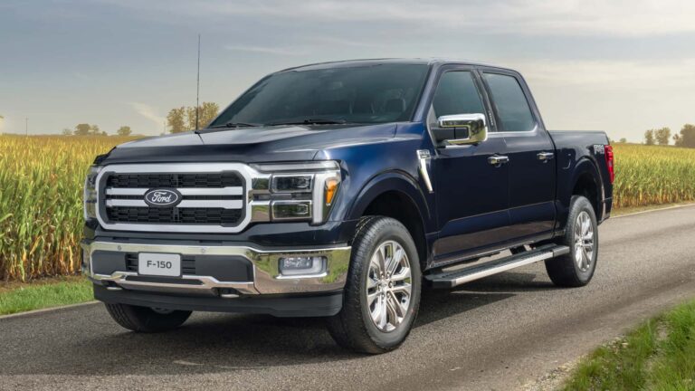 برخی از مدل های فورد F-150 در سال 2025 تخفیف های زیادی را دریافت می کنند