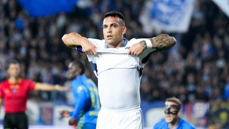 Lautaro Martinez of FC Internazionale looks dejected during the Serie A Enilive match between Empoli FC and FC Internazionale at Stadio Carlo Castellani on October 30, 2024 in Empoli, Italy.