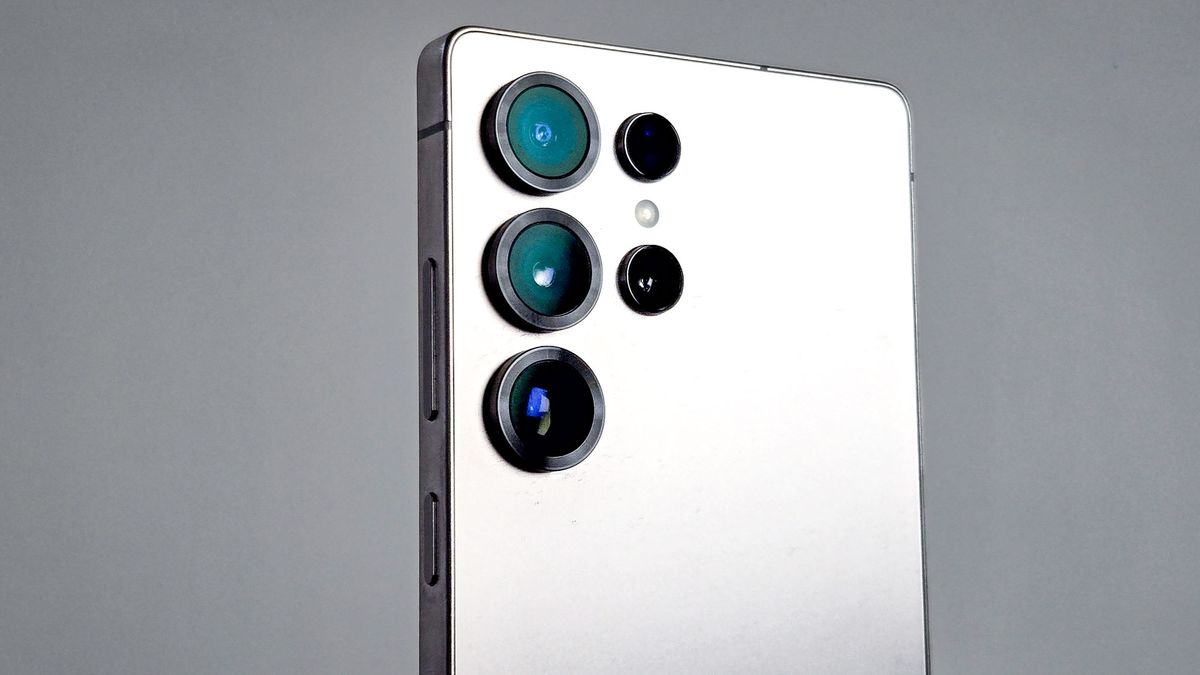 سامسونگ Galaxy S25 این ایده نبوغ را از یک تلفن مرده به سرقت برد و سرانجام آن را به واقعیت تبدیل کرد سامسونگ Galaxy S25 این ایده نبوغ را از یک تلفن مرده به سرقت برد و سرانجام آن را به واقعیت تبدیل کرد