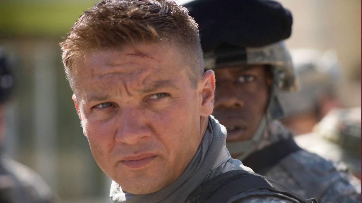 5 فیلم برنده اسکار اکنون در Prime Video اکران می شود Jeremy Renner as Staff Sergeant William James in "The Hurt Locker" now streaming on Tubi