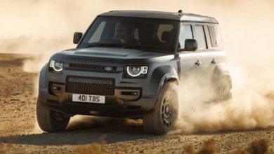 Land Rover Defender Octa مسابقه می دهد