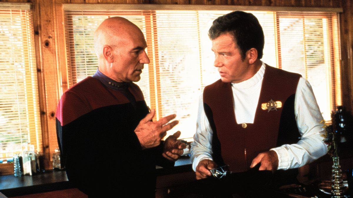 چگونه فیلم های «پیشتازان فضا» را به ترتیب تماشا کنیم؟ Patrick Stewart and William Shatner in Star Trek: Generations