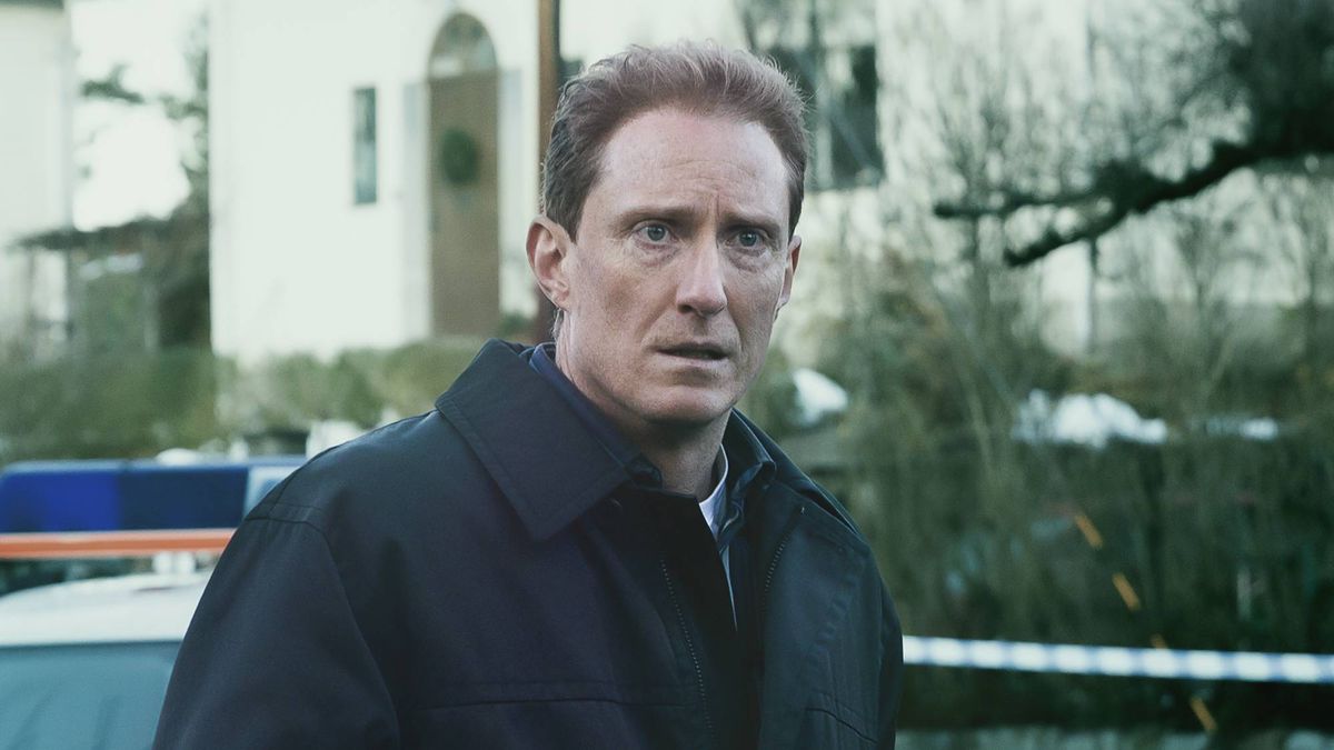 3 نمایش برتر نتفلیکس در ماه ژانویه که هنوز تماشا نکرده اید Peter Eggers as John in "The Breakthrough"