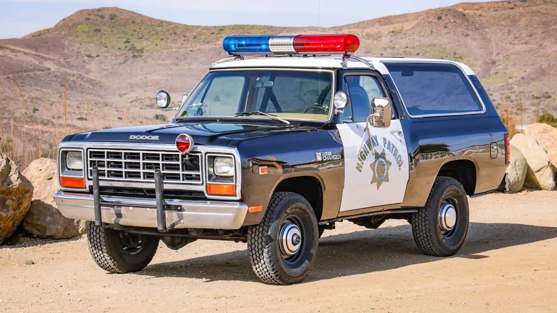 این Dodge Ramcharger بهترین ماشین پلیس پرنعمت است