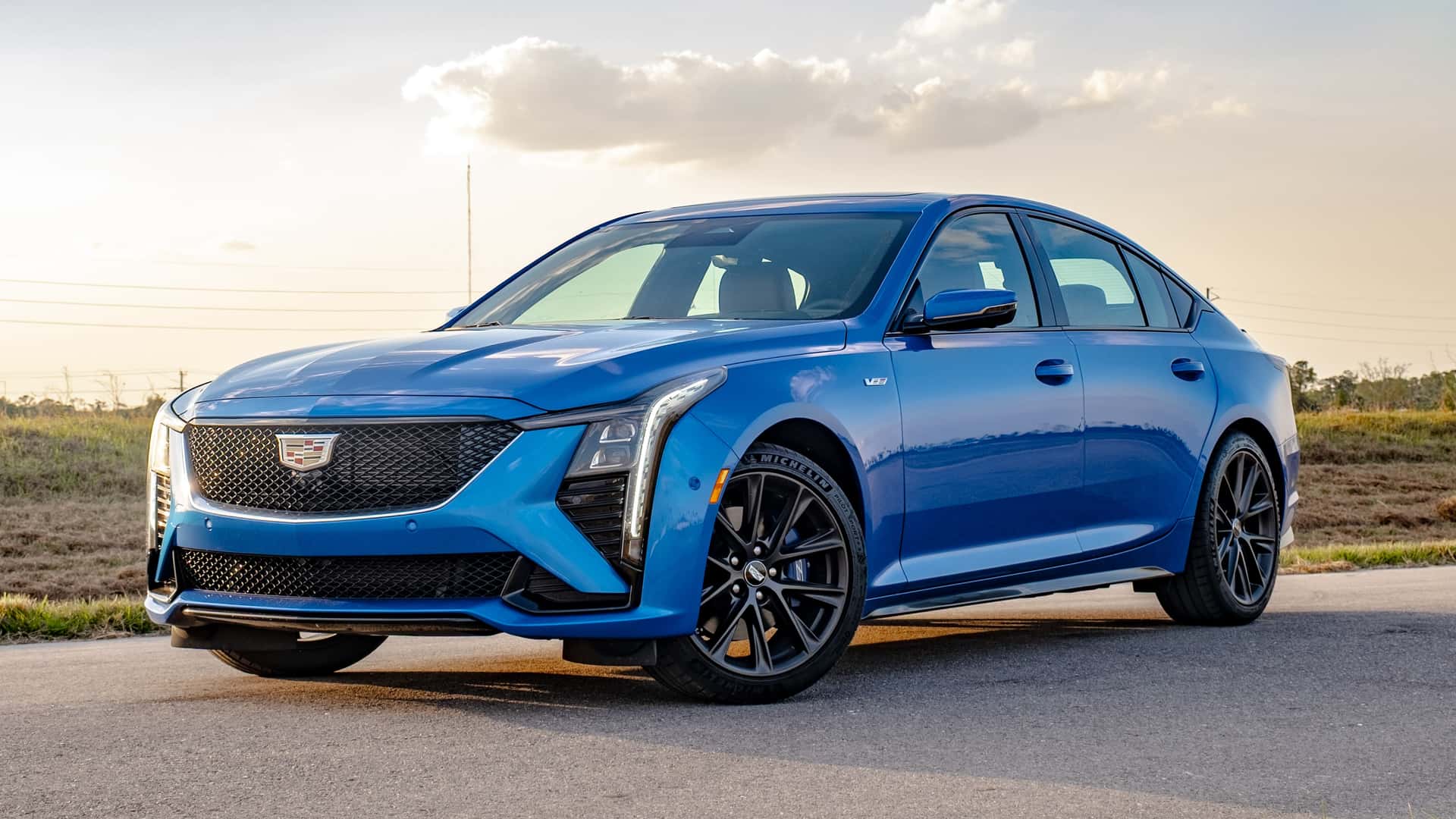 در Cadillac CT5-V نخوابید: بررسی