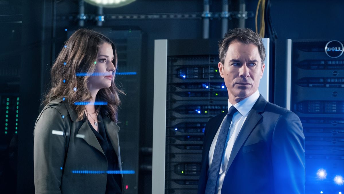 5 تظاهرات درباره سفر زمانی که در Netflix منتشر می شود Kimberley Sustad, Eric McCormack in Travelers