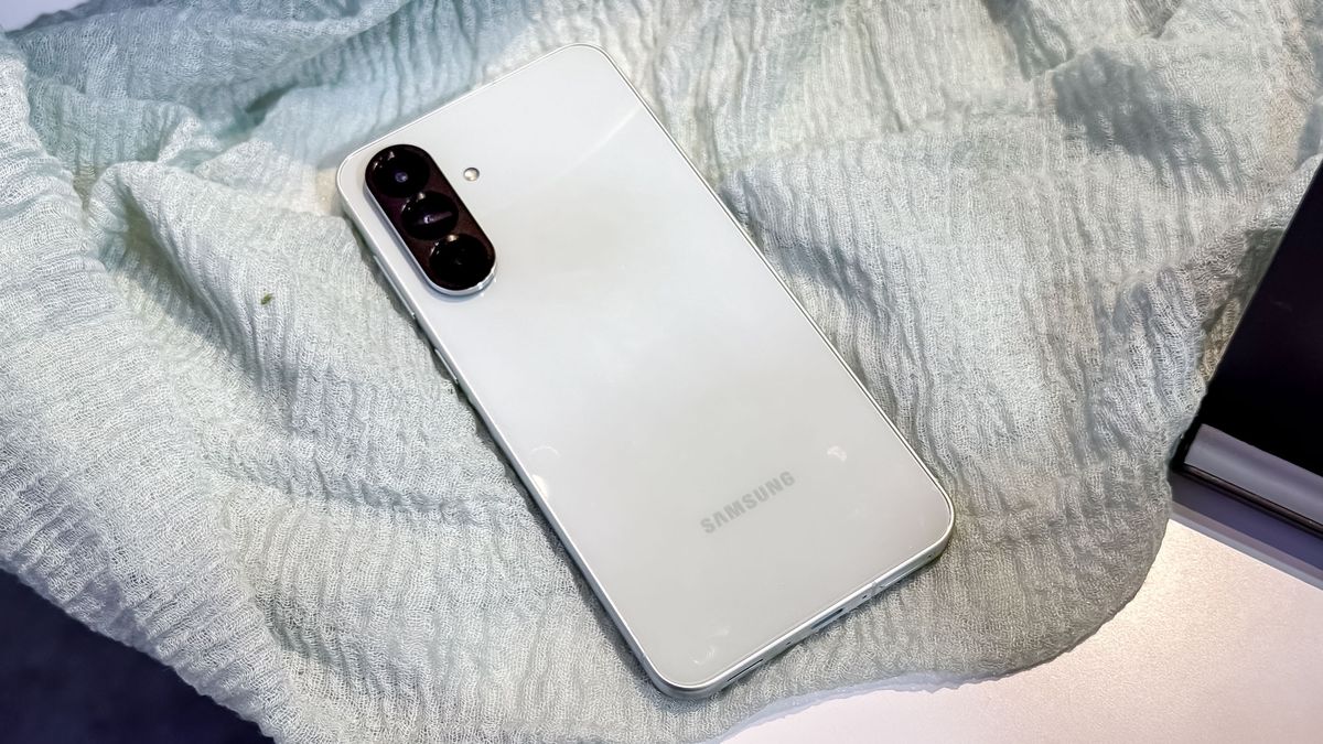 سامسونگ Galaxy A56 بررسی کاربردی: باعث ایجاد مشکلات مربوط به Google Pixel 8A می شود سامسونگ Galaxy A56 بررسی کاربردی: باعث ایجاد مشکلات مربوط به Google Pixel 8A می شود