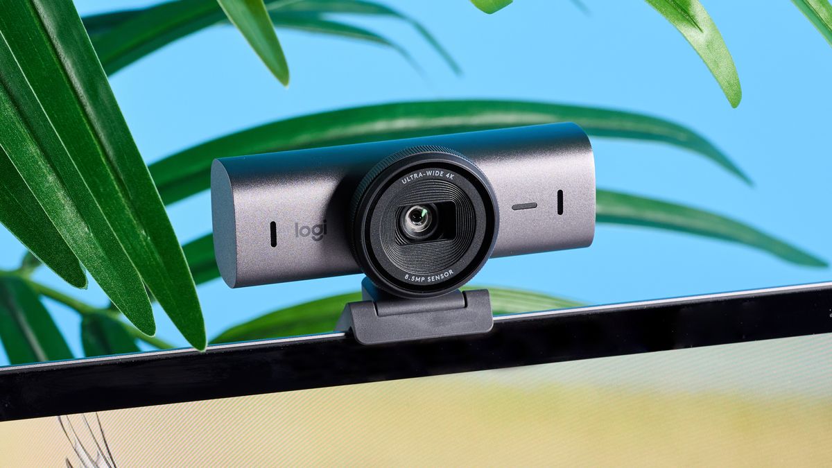 من وب کم MX Brio 705 Logitech را آزمایش کردم و همکارانم قبلاً مرا ندیده اند من وب کم MX Brio 705 Logitech را آزمایش کردم و همکارانم قبلاً مرا ندیده اند