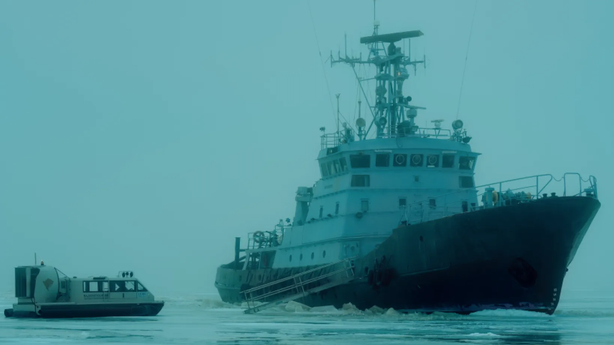 نحوه تماشای آنلاین "Icebreaker" - FIN A rescue mission turns out to be anything but routine on "Icebreaker"