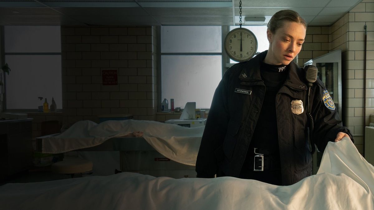 نحوه تماشای آنلاین "رودخانه روشن" Mikey (played by Amanda Seyfried) is a Philadelphia cop on a mission to find her sister in drama 'Long Bright River'