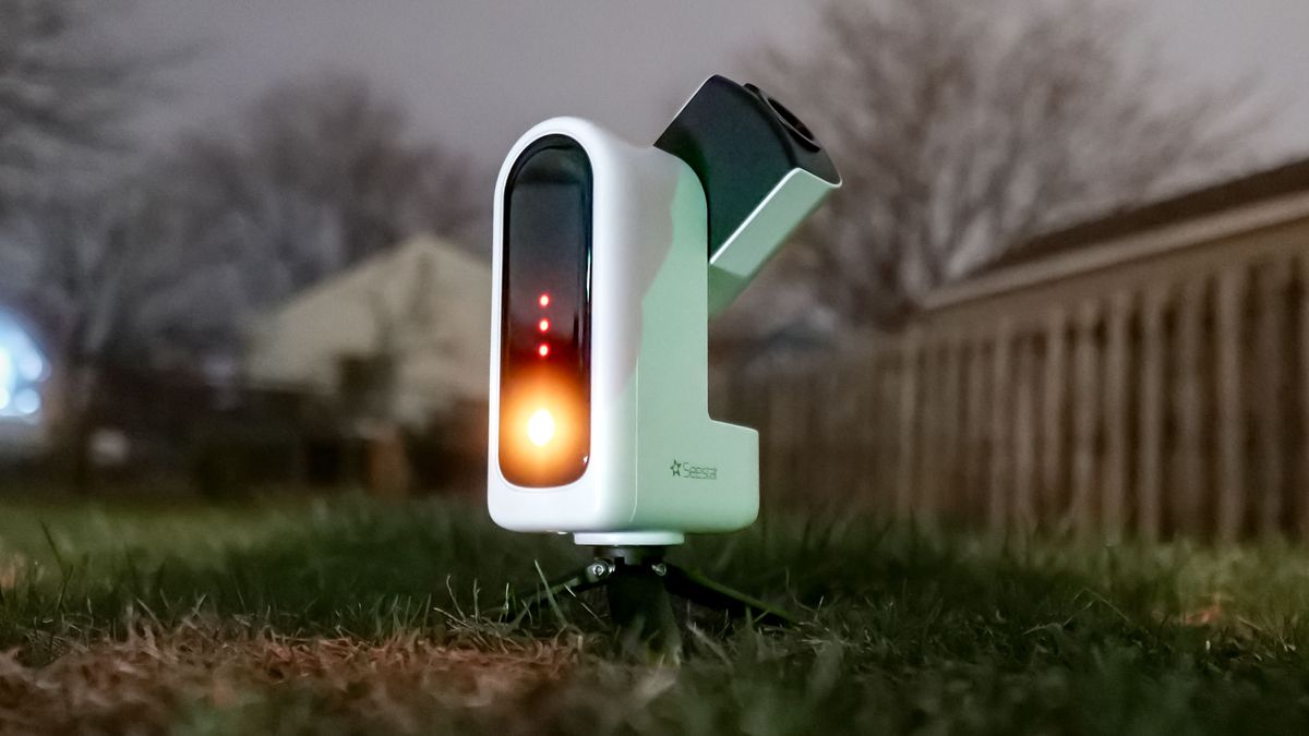 من این هفته آخر هفته با این تلسکوپ هوشمند با این تلسکوپ هوشمند مطابقت دارم SeeStar S30 smart telescope used to capture galaxies.