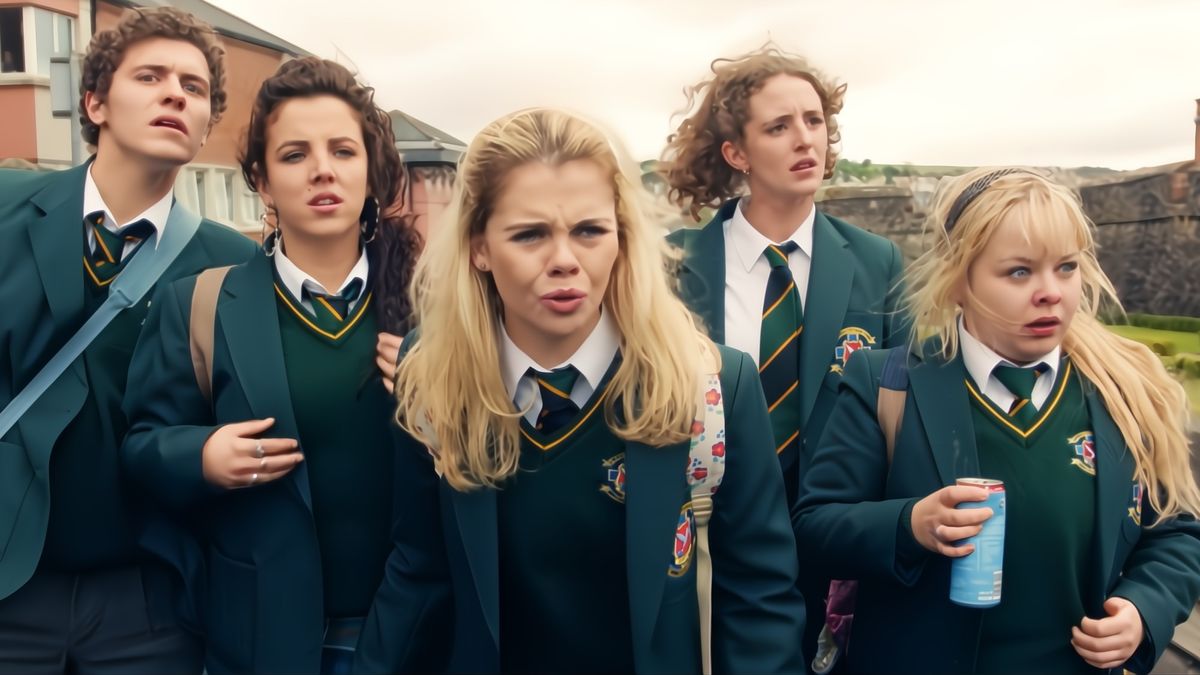 7 بهترین نمایش ایرلندی قبل از 7 روز سنت پاتریک The cast of Derry Girls