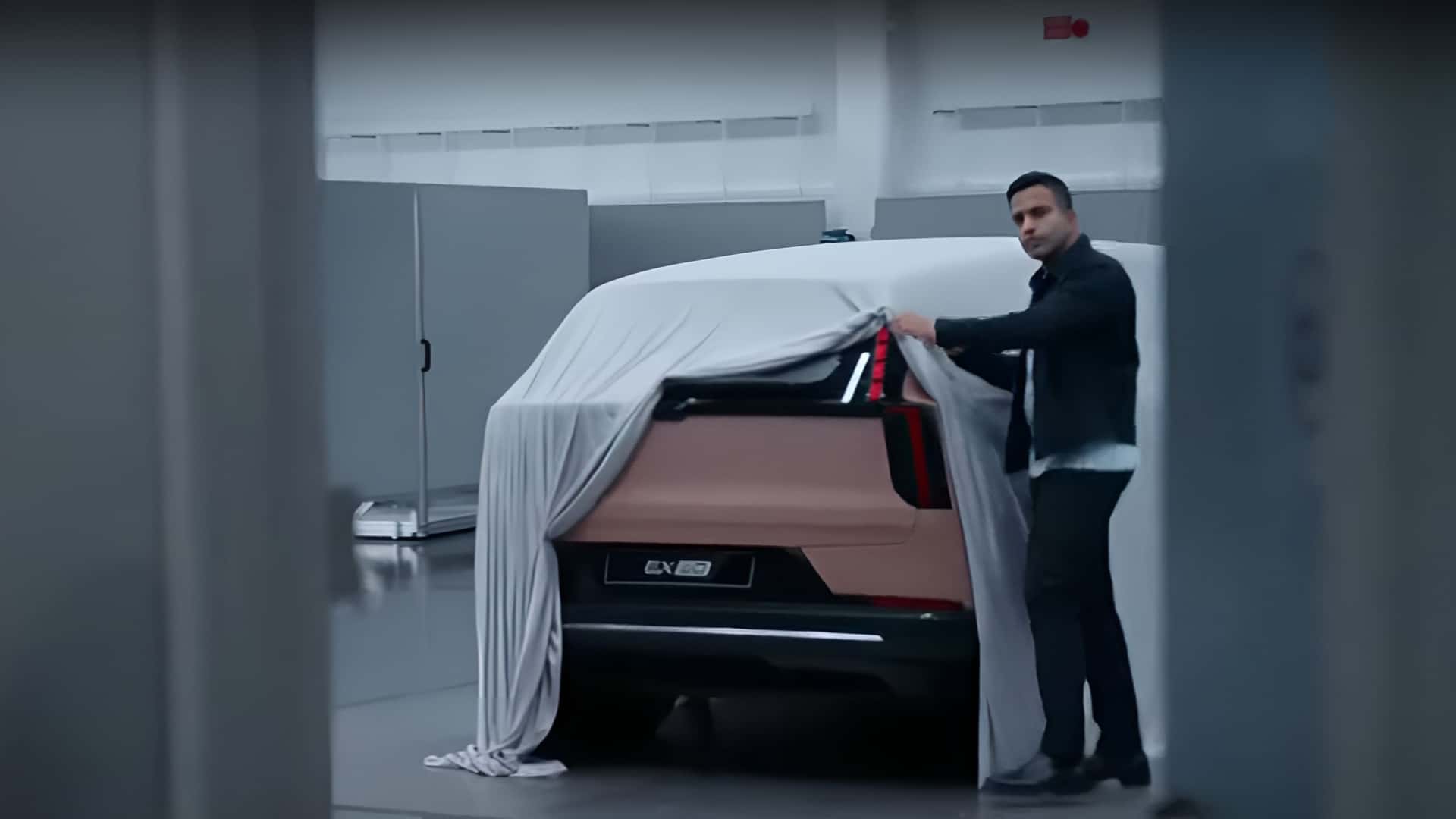 در اینجا نگاهی اولیه به Volvo EX60 آورده شده است